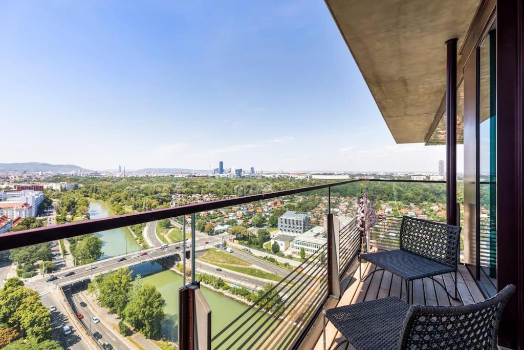Design With Amazing View Over Apartamento *